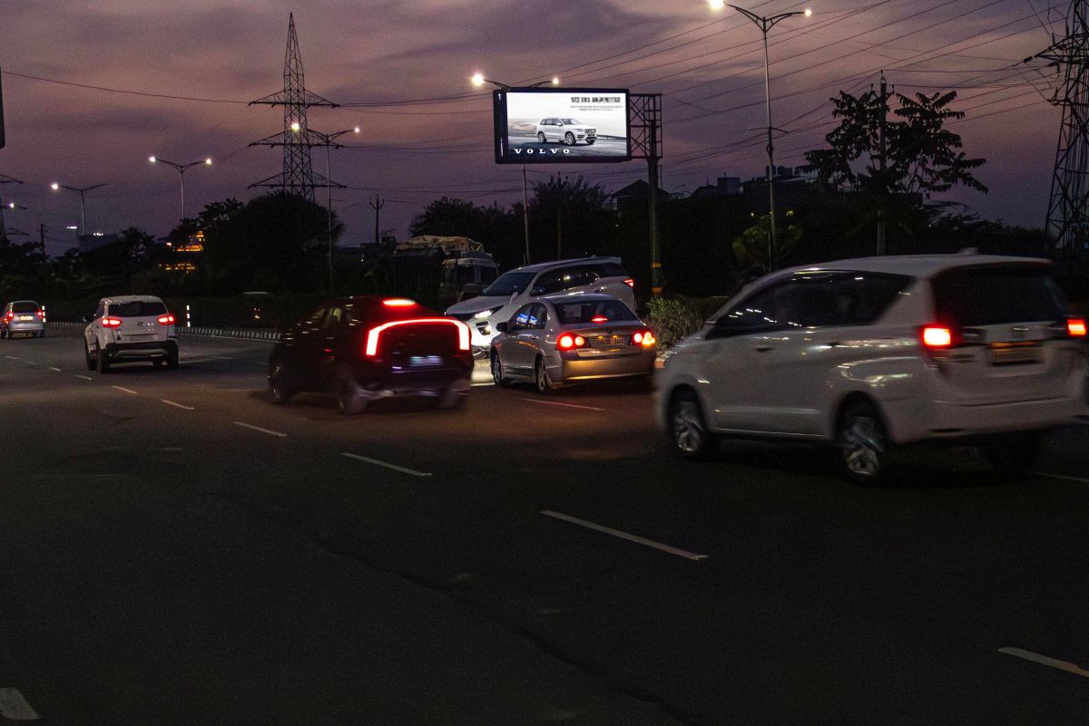 Airport Chowk, Facing Airport (IT City Road) C3